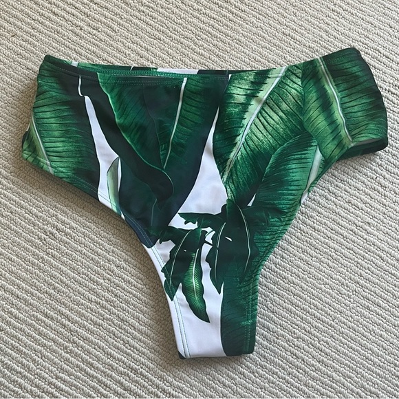 Tropical leaf high-waisted bikini bottoms - Picture 2 of 3